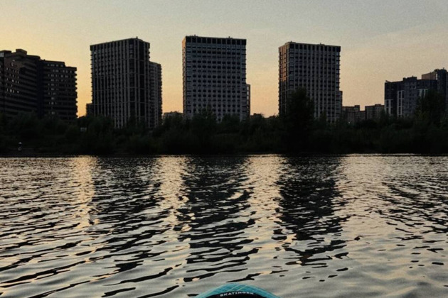 Ловим закаты на сапах в центре Казани среди огней города - 5