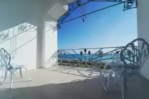 Дом с террасой у моря, Евпатория