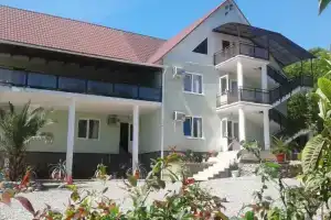 Гостевой дом «Карден», Якорная Щель
