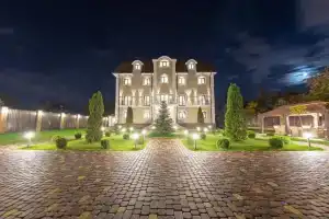 Отель «Салман», Видное