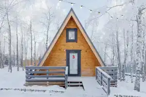 Глэмпинг Коттеджи на горе Крестовая, Губаха