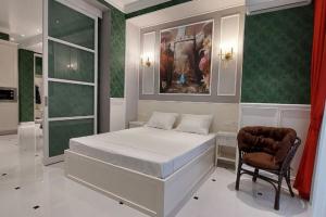 Апартаменты «Зазеркалье», Ялта
