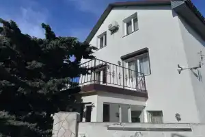 Коттедж «Уютный в 200 метрах от пляжа Бохо»