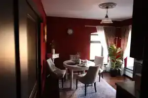 Коттедж «Двухэтажный в самом центре посёлка»