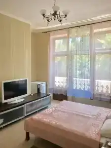 Tara Lux