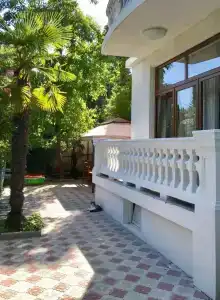 Tara Lux - 40