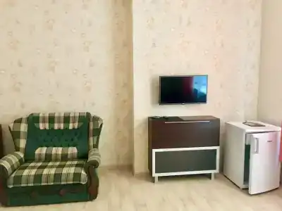Tara Lux - 29