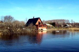 Усадьба на реке Лух