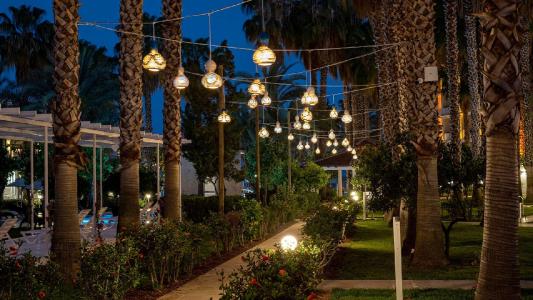 Utopia Resort & Residence - 9