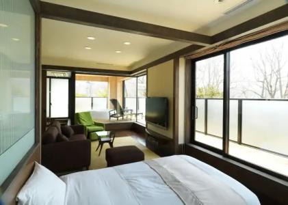 Lake Shikotsu Tsuruga Bessou Ao No Za - 32