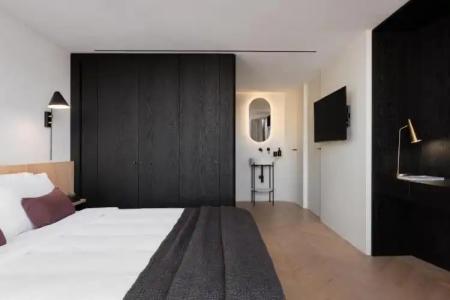 Urban Stripes Athens - 84