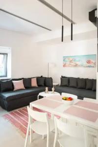 Cozy Corner Luxury - 50