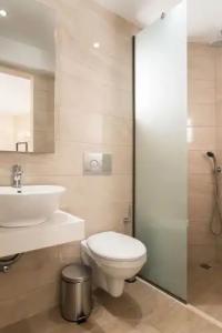 Mirage Studios - 204