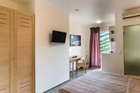 Mirage Studios - 192