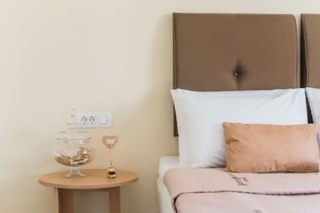 Mirage Studios - 195