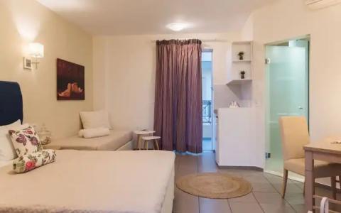 Mirage Studios - 179