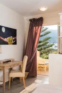 Mirage Studios - 198