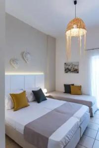 Mirage Studios - 168