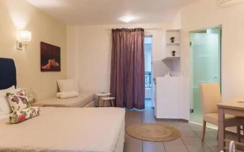 Mirage Studios - 135