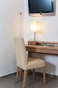 Mirage Studios - 194