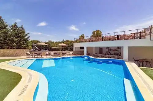 Lagoon Luxury Suites - 22