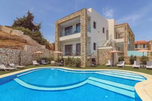 Lagoon Luxury Suites - 25
