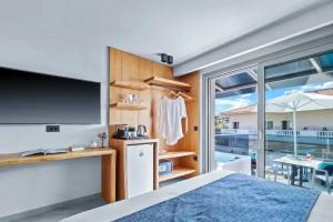 Апартаменты «Emily's Luxury Suites», Пефкохори