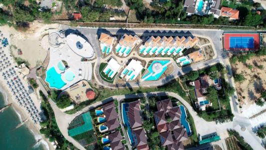 Alexandra Elegance Bridging Generations - 23