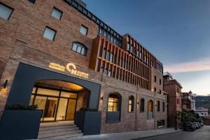 Clocks Hotel Tbilisi, Тбилиси
