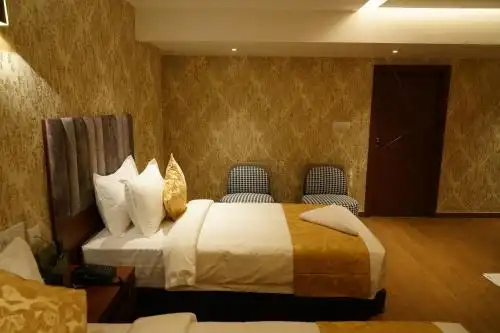 The Kings Park Grand - 100