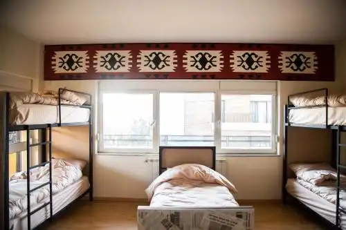 Blue Door Hostel - 13