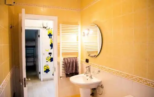Blue Door Hostel - 11