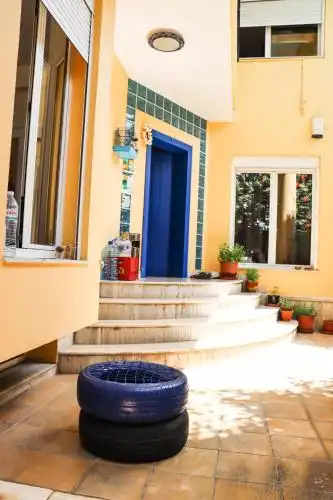 Blue Door Hostel - 6