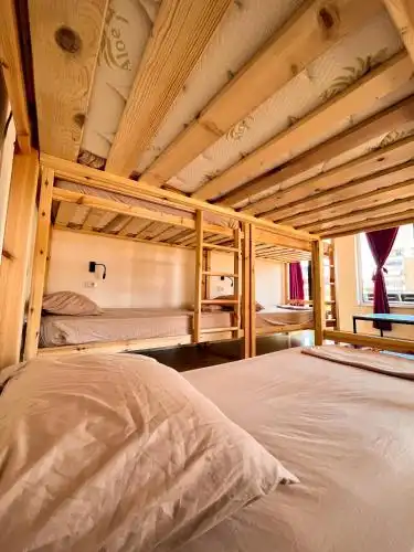 Blue Door Hostel - 4
