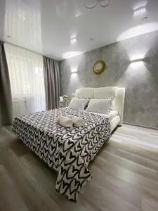 Пожарского 8 - 0