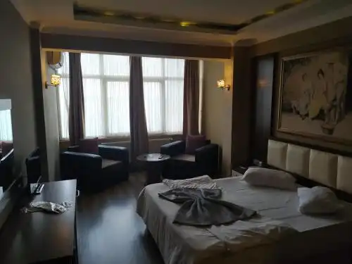 Lort Otel - 4
