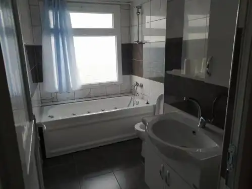 Lort Otel - 6