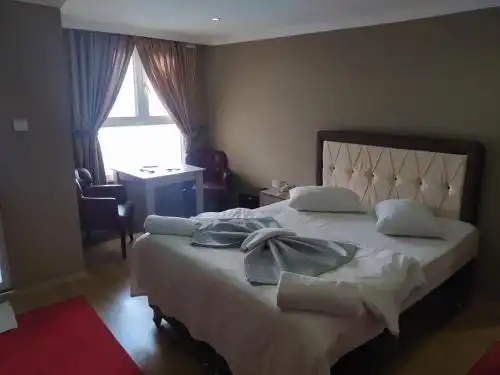 Lort Otel - 7