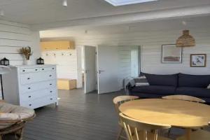 Гостевой дом «Скаут-Дача 50 Black c панорамными окнами»