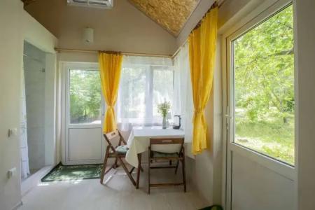 Домик с садом у заповедника