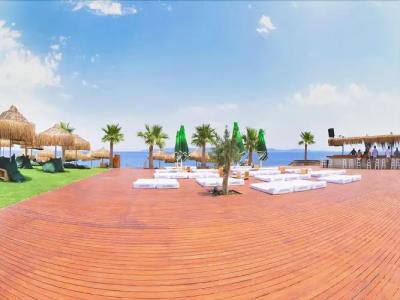 Seal Beach Club - 9