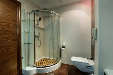 Noah's Ark Deluxe & Spa - 8