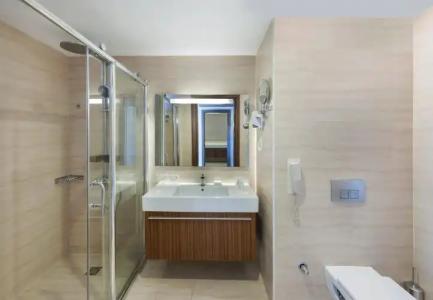 Noah's Ark Deluxe & Spa - 10