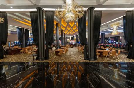 Noah's Ark Deluxe & Spa - 11