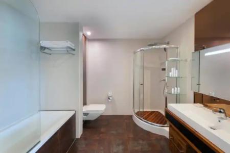 Noah's Ark Deluxe & Spa - 44