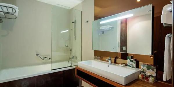 Noah's Ark Deluxe & Spa - 50