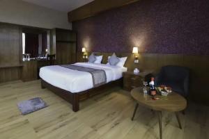 Seven Lakes Resort, Деурали