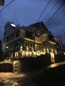 ViaVia boutique - - 4