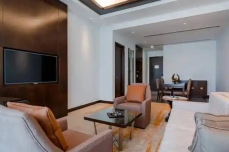 Johari Rotana - 60