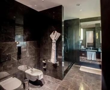 Johari Rotana - 48